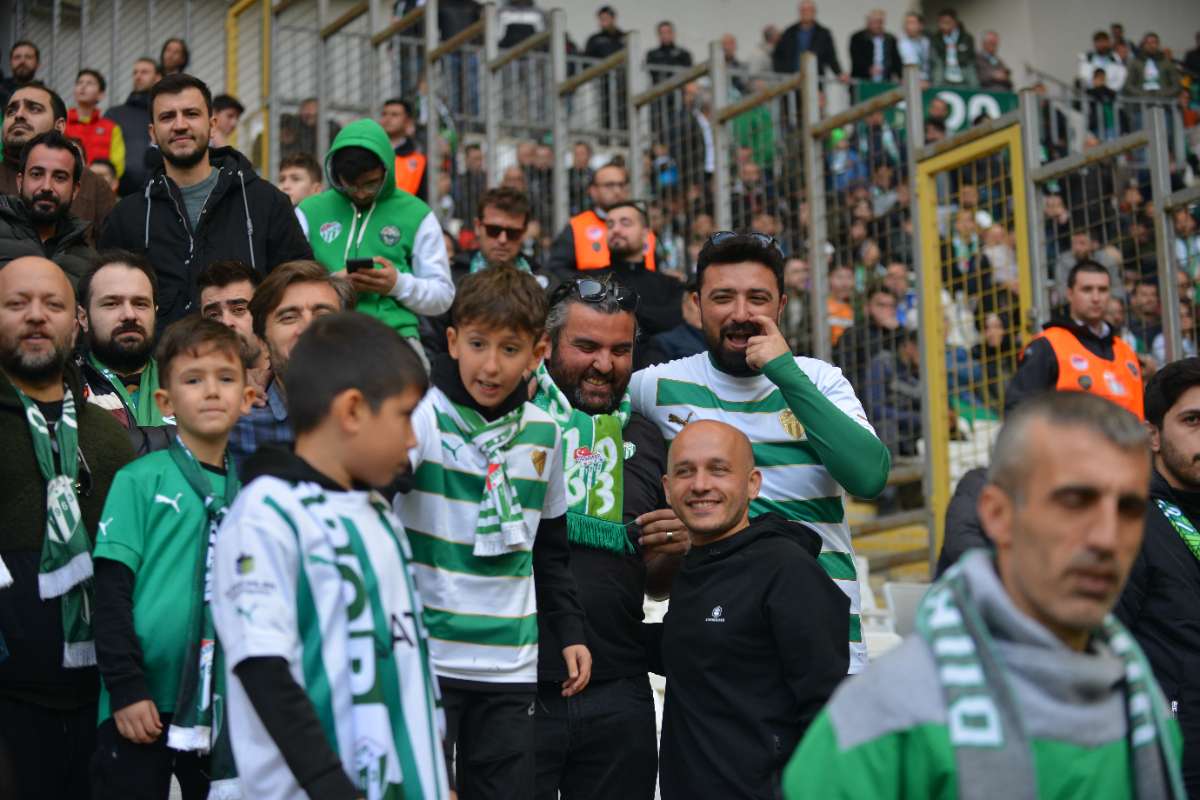 (FOTO GALERİ) BURSASPOR-ERGENE VELİMEŞESPOR MAÇINDAN TARAFTAR FOTOĞRAFLARI-2