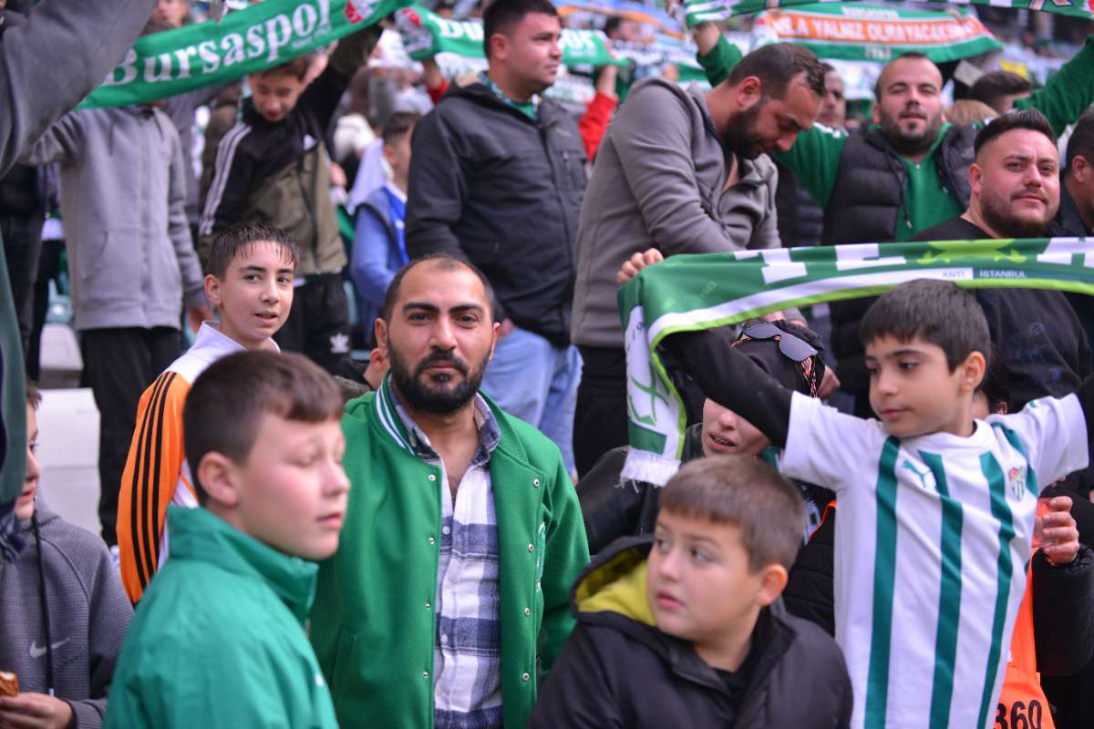 (FOTO GALERİ) BURSASPOR-ERGENE VELİMEŞESPOR MAÇINDAN TARAFTAR FOTOĞRAFLARI-2