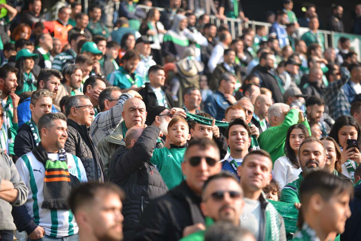 (FOTO GALERİ) BURSASPOR-ERGENE VELİMEŞESPOR MAÇINDAN TARAFTAR FOTOĞRAFLARI-2