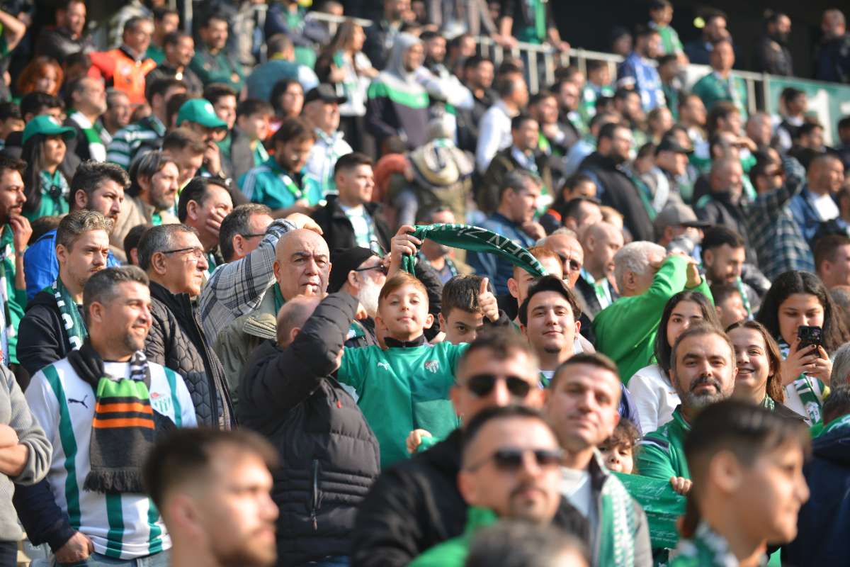 (FOTO GALERİ) BURSASPOR-ERGENE VELİMEŞESPOR MAÇINDAN TARAFTAR FOTOĞRAFLARI-2