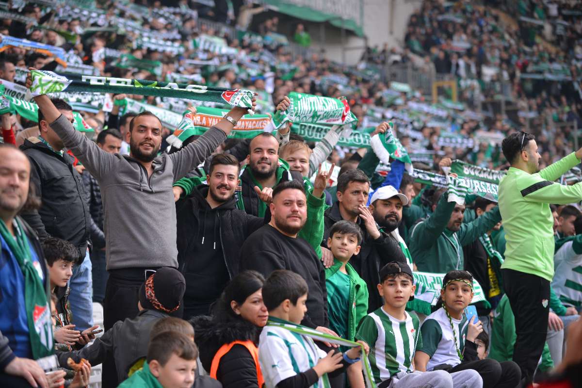 (FOTO GALERİ) BURSASPOR-ERGENE VELİMEŞESPOR MAÇINDAN TARAFTAR FOTOĞRAFLARI-2