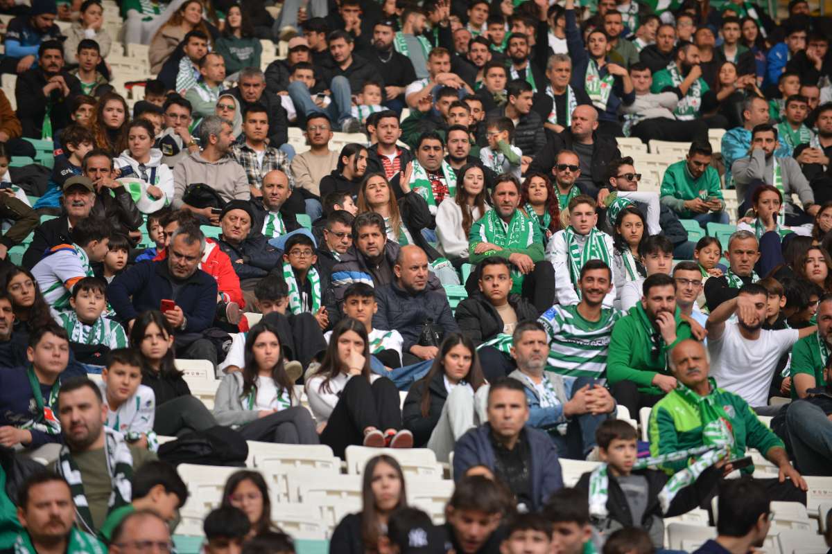 (FOTO GALERİ) BURSASPOR-ERGENE VELİMEŞESPOR MAÇINDAN TARAFTAR FOTOĞRAFLARI-2