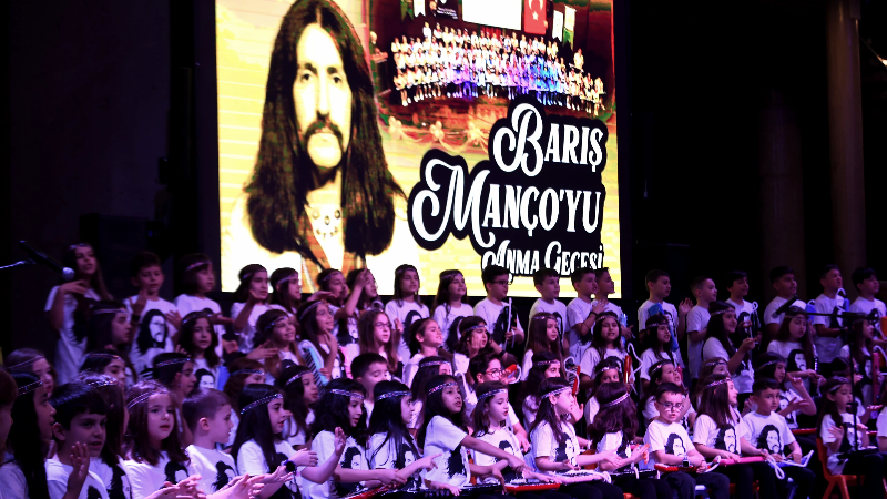 Barış Manço Osmangazi’de muhteşem konserle anıldı