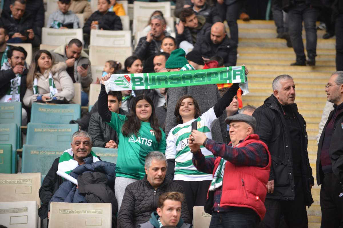 (FOTO GALERİ) Bursaspor-Anadolu Üniversitesi Taraftar Fotoğrafları