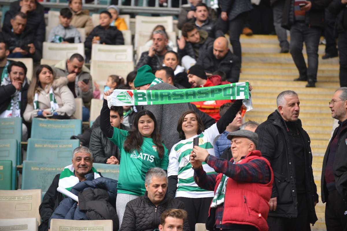 (FOTO GALERİ) Bursaspor-Anadolu Üniversitesi Taraftar Fotoğrafları