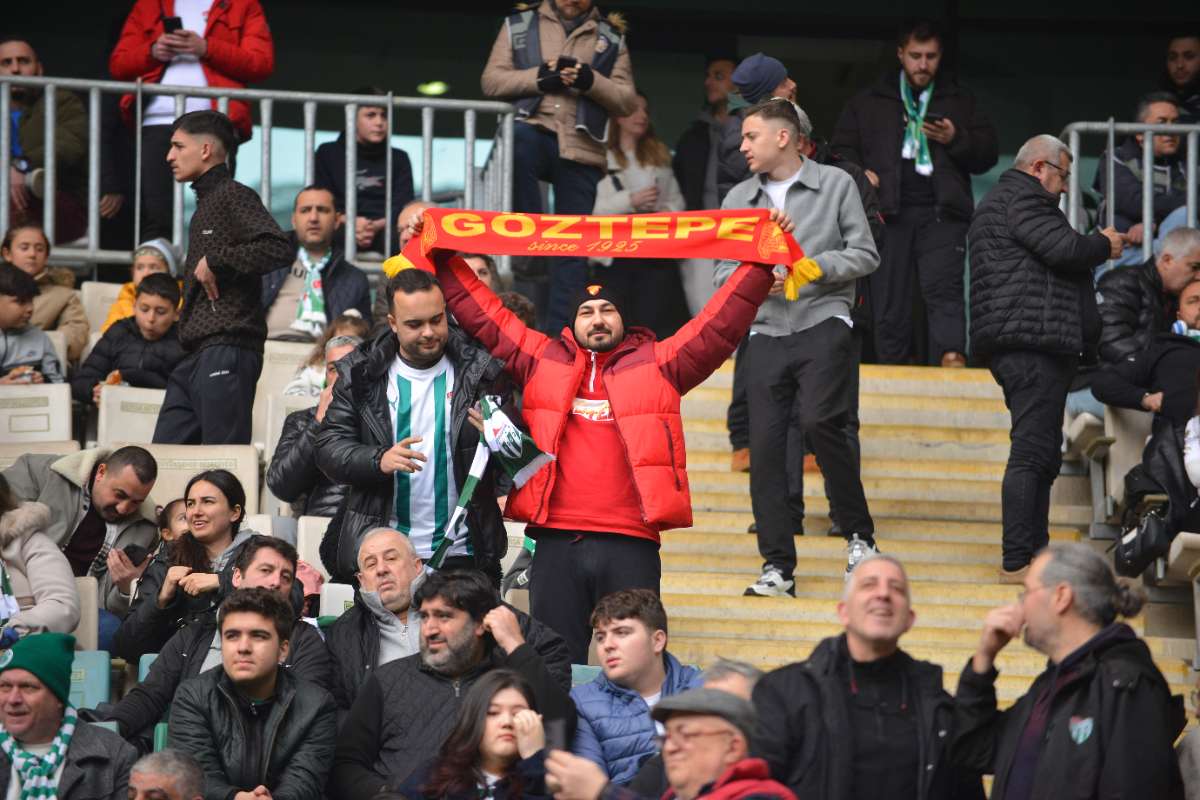 (FOTO GALERİ) Bursaspor-Anadolu Üniversitesi Taraftar Fotoğrafları
