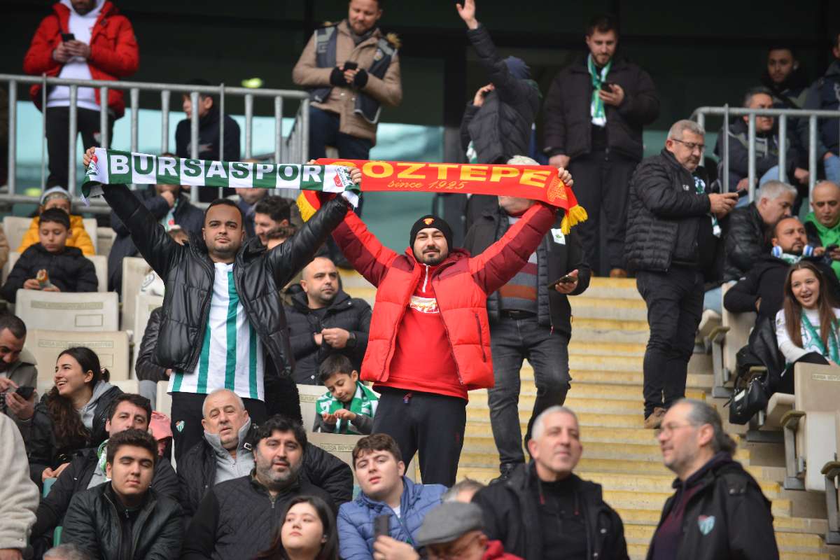 (FOTO GALERİ) Bursaspor-Anadolu Üniversitesi Taraftar Fotoğrafları