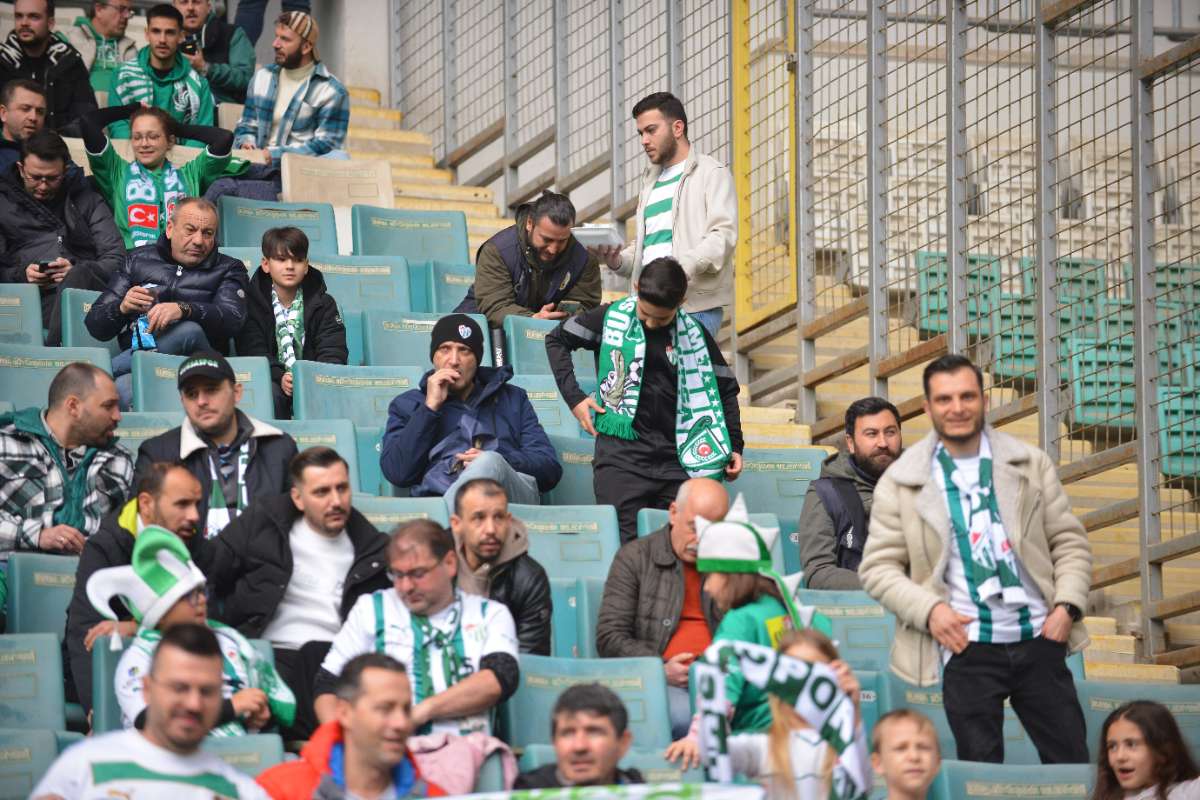 (FOTO GALERİ) Bursaspor-Anadolu Üniversitesi Taraftar Fotoğrafları
