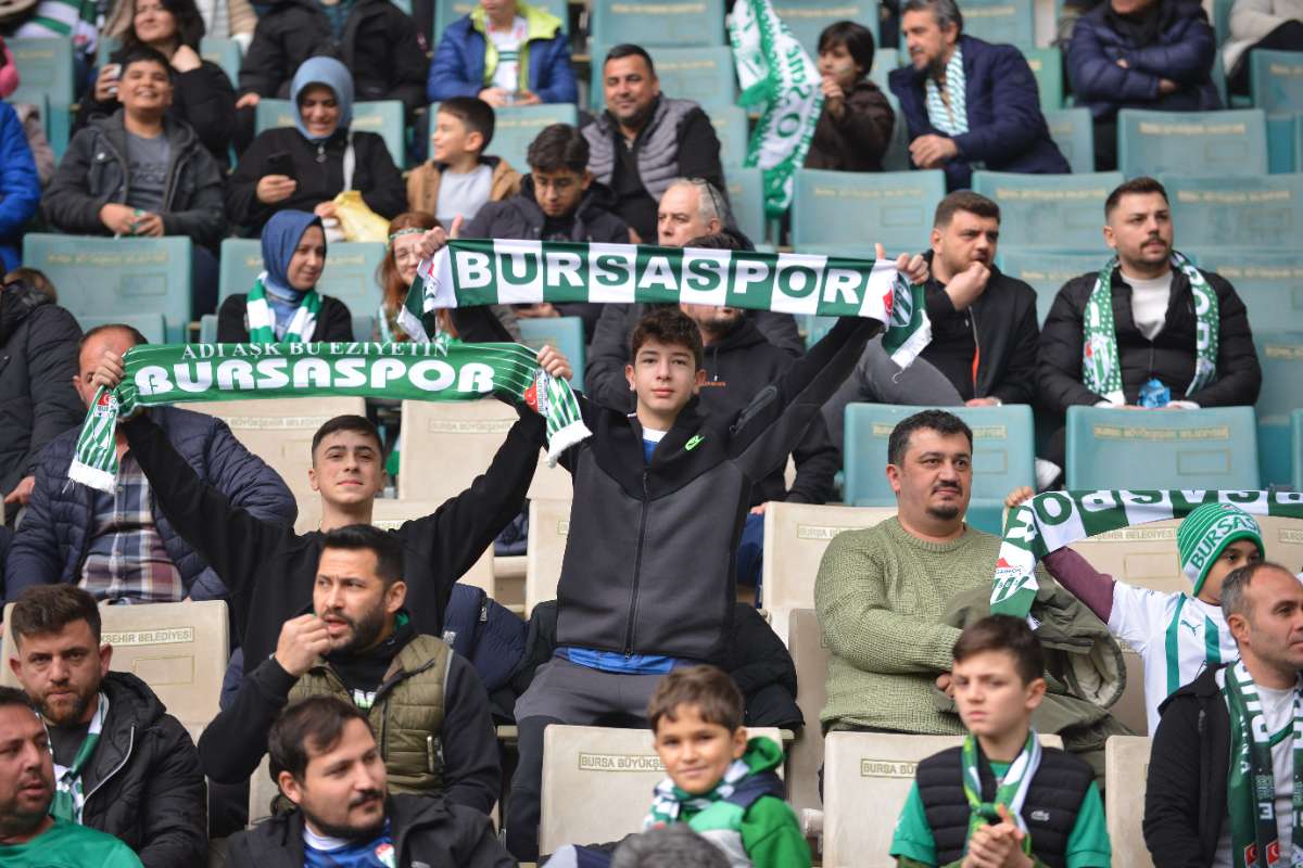 (FOTO GALERİ) Bursaspor-Anadolu Üniversitesi Taraftar Fotoğrafları
