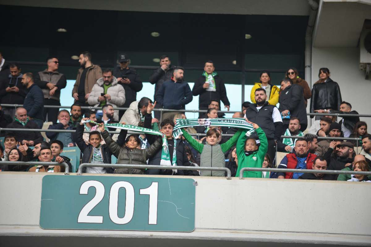 (FOTO GALERİ) Bursaspor-Anadolu Üniversitesi Taraftar Fotoğrafları