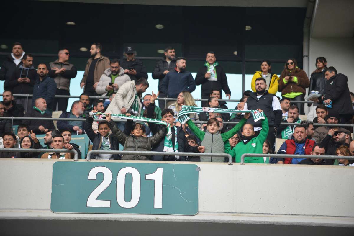 (FOTO GALERİ) Bursaspor-Anadolu Üniversitesi Taraftar Fotoğrafları
