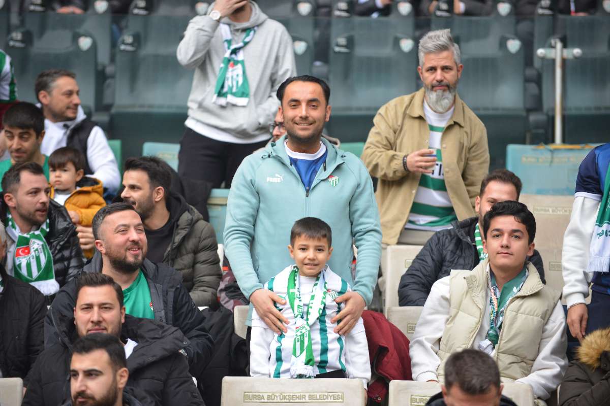 (FOTO GALERİ) Bursaspor-Anadolu Üniversitesi Taraftar Fotoğrafları