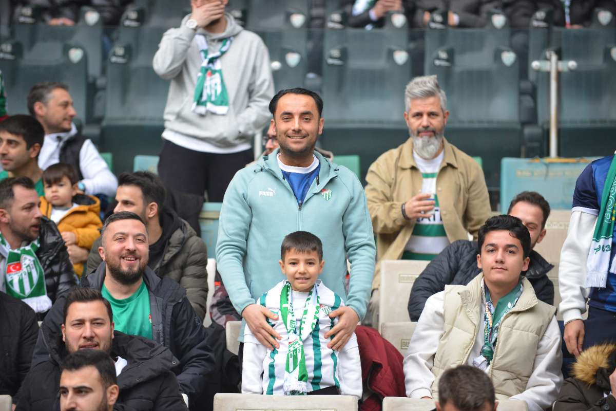 (FOTO GALERİ) Bursaspor-Anadolu Üniversitesi Taraftar Fotoğrafları