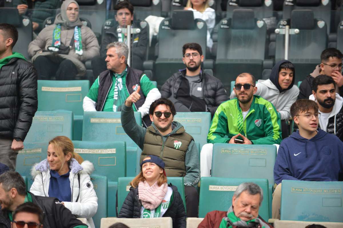 (FOTO GALERİ) Bursaspor-Anadolu Üniversitesi Taraftar Fotoğrafları