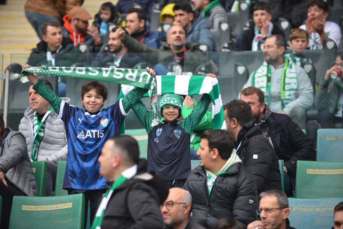 (FOTO GALERİ) Bursaspor-Anadolu Üniversitesi Taraftar Fotoğrafları