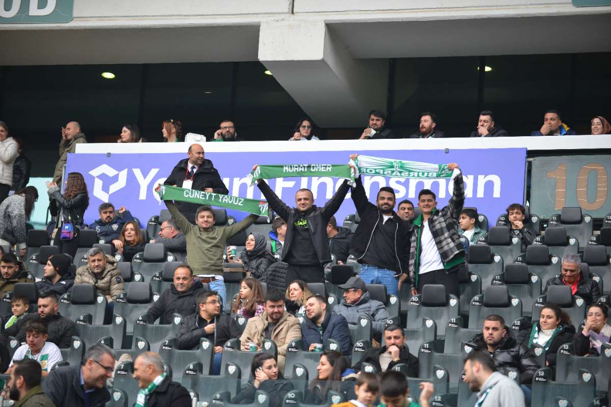 (FOTO GALERİ) Bursaspor-Anadolu Üniversitesi Taraftar Fotoğrafları
