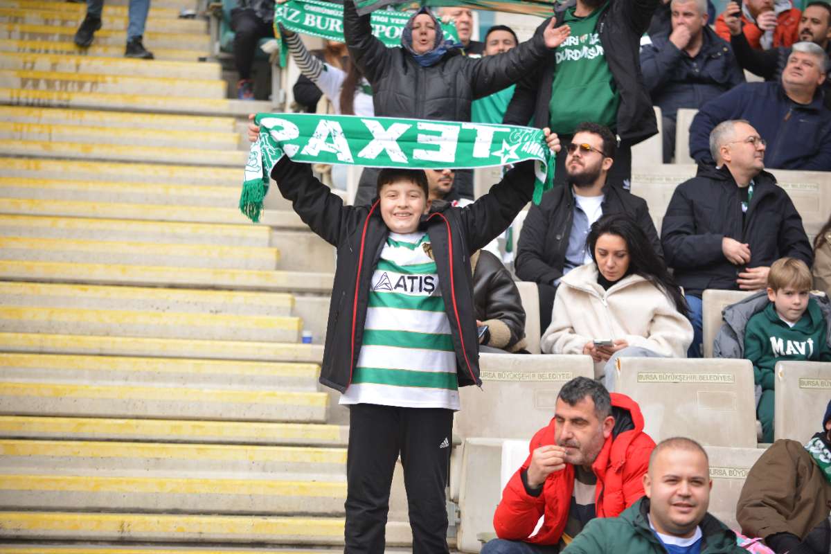 (FOTO GALERİ) Bursaspor-Anadolu Üniversitesi Taraftar Fotoğrafları
