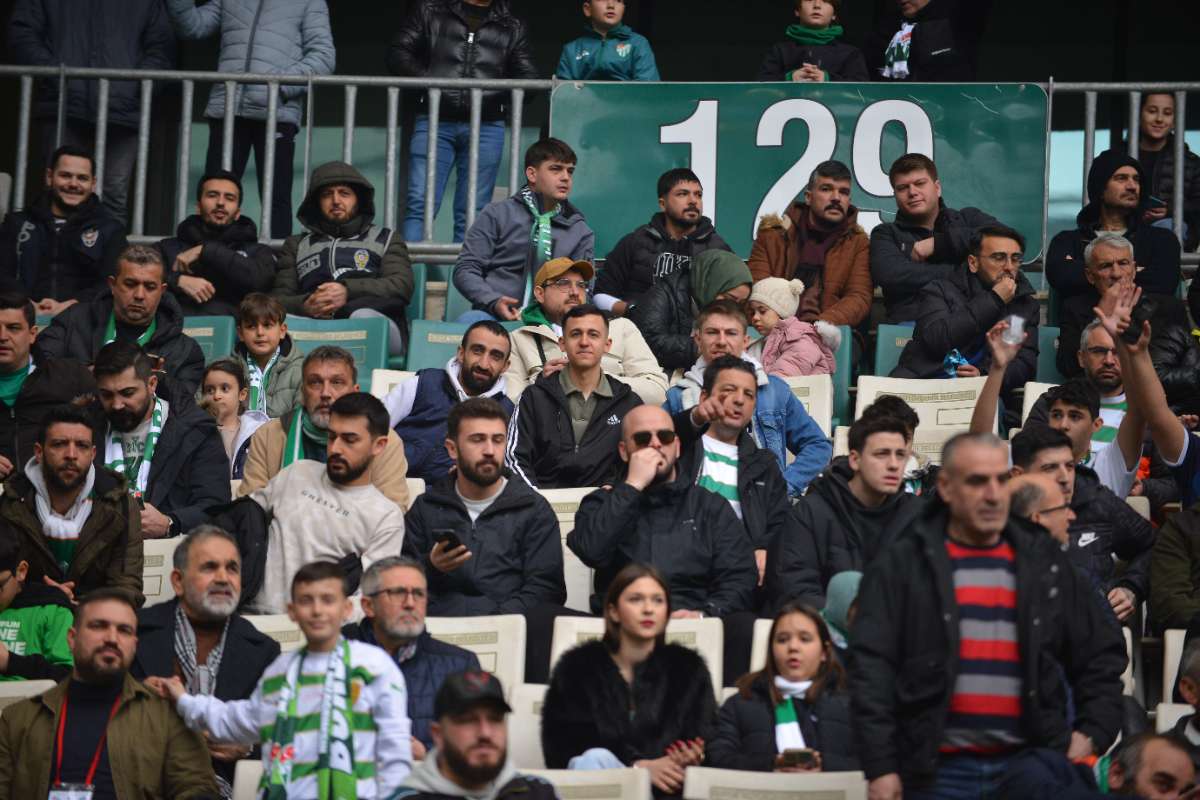 (FOTO GALERİ) Bursaspor-Anadolu Üniversitesi Taraftar Fotoğrafları