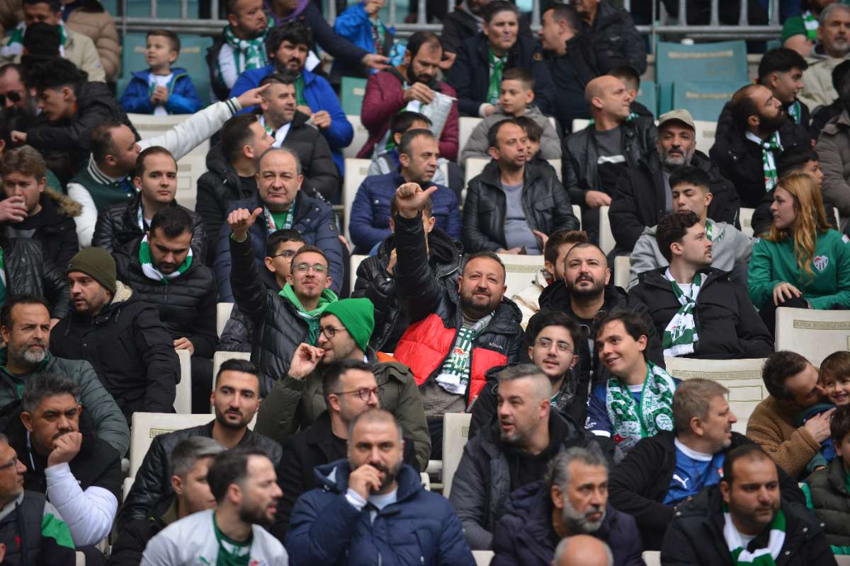 (FOTO GALERİ) Bursaspor-Anadolu Üniversitesi Taraftar Fotoğrafları