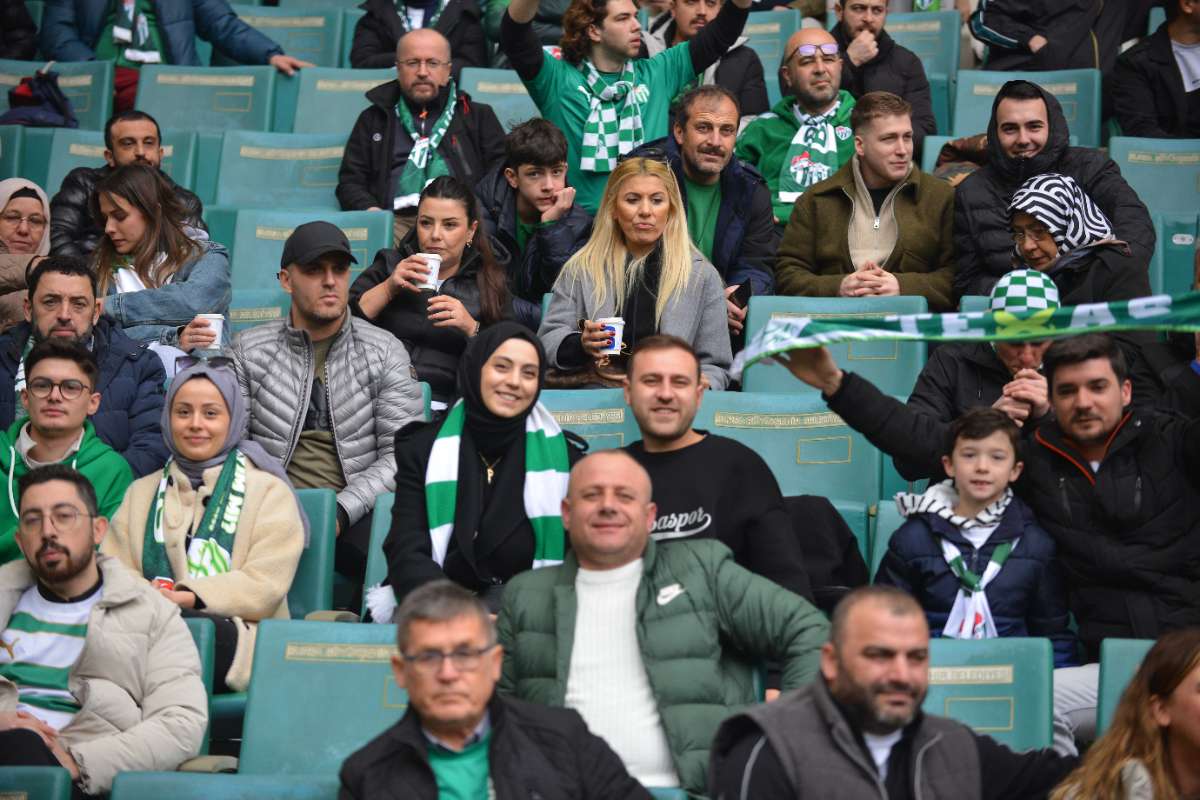 (FOTO GALERİ) Bursaspor-Anadolu Üniversitesi Taraftar Fotoğrafları