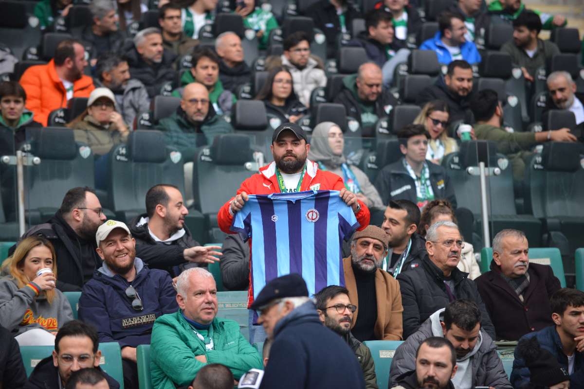 (FOTO GALERİ) Bursaspor-Anadolu Üniversitesi Taraftar Fotoğrafları