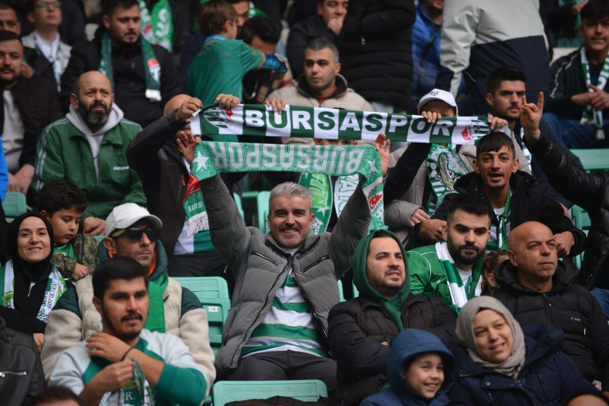 (FOTO GALERİ) Bursaspor-Anadolu Üniversitesi Taraftar Fotoğrafları