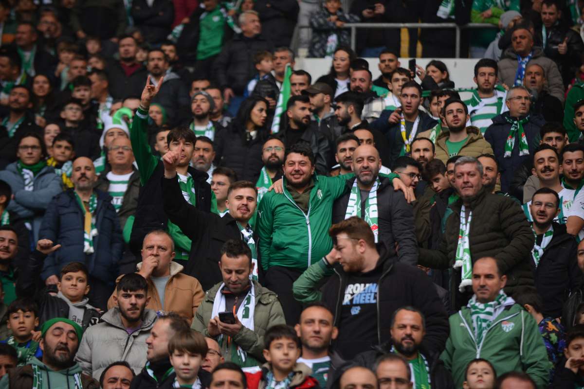 (FOTO GALERİ) Bursaspor-Anadolu Üniversitesi Taraftar Fotoğrafları