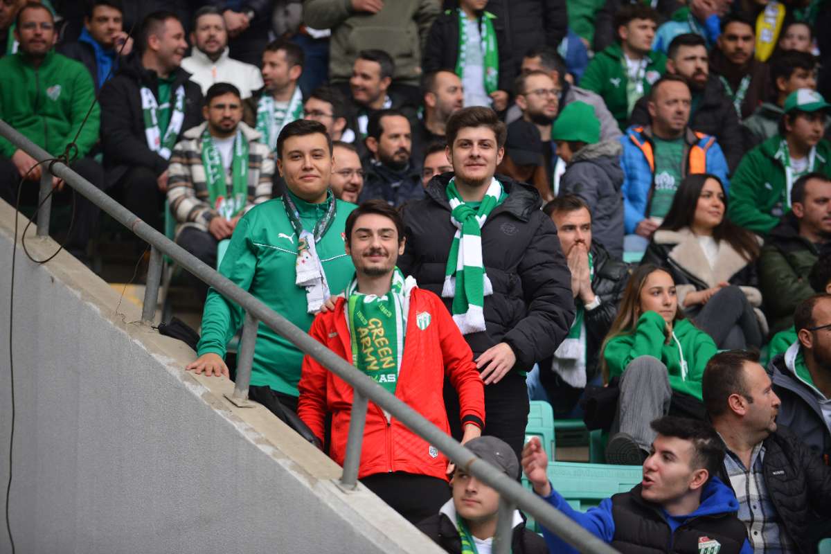 (FOTO GALERİ) Bursaspor-Anadolu Üniversitesi Taraftar Fotoğrafları