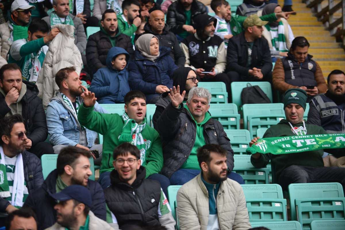 (FOTO GALERİ) Bursaspor-Anadolu Üniversitesi Taraftar Fotoğrafları