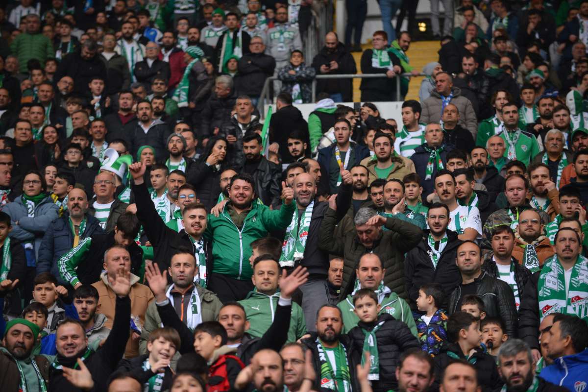 (FOTO GALERİ) Bursaspor-Anadolu Üniversitesi Taraftar Fotoğrafları