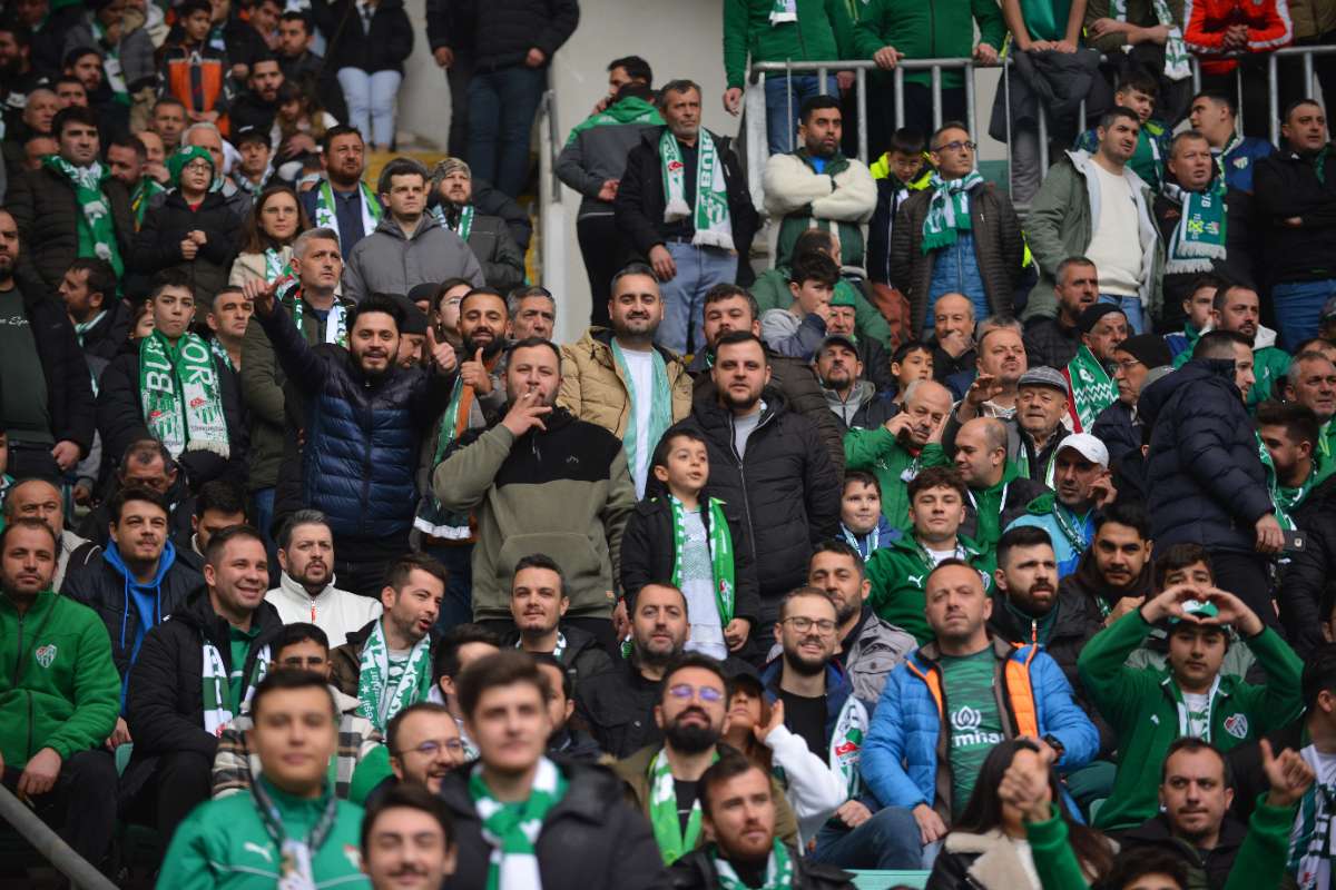 (FOTO GALERİ) Bursaspor-Anadolu Üniversitesi Taraftar Fotoğrafları