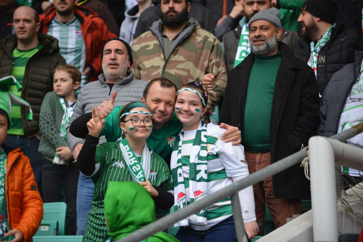 (FOTO GALERİ) Bursaspor-Anadolu Üniversitesi Taraftar Fotoğrafları
