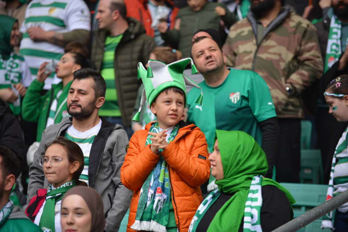 (FOTO GALERİ) Bursaspor-Anadolu Üniversitesi Taraftar Fotoğrafları