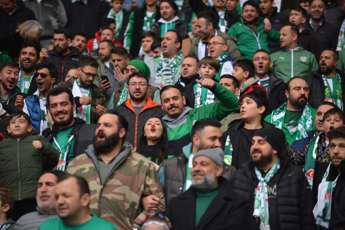 (FOTO GALERİ) Bursaspor-Anadolu Üniversitesi Taraftar Fotoğrafları