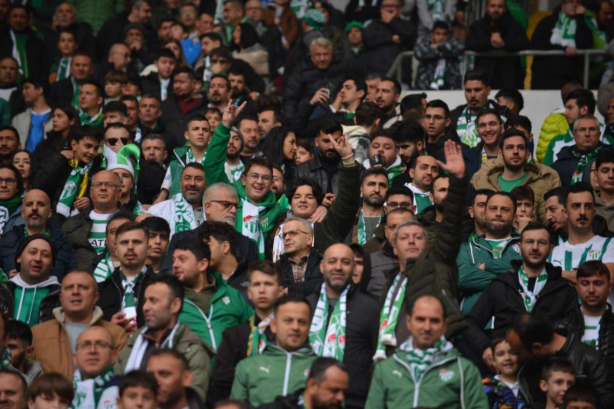 (FOTO GALERİ) Bursaspor-Anadolu Üniversitesi Taraftar Fotoğrafları