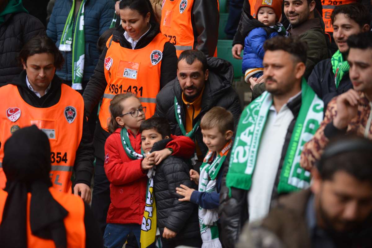 (FOTO GALERİ) Bursaspor-Anadolu Üniversitesi Taraftar Fotoğrafları