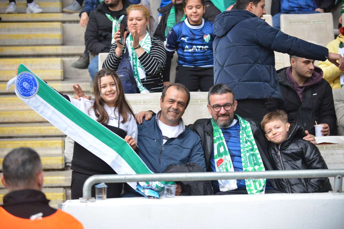 (FOTO GALERİ) Bursaspor-Anadolu Üniversitesi Taraftar Fotoğrafları