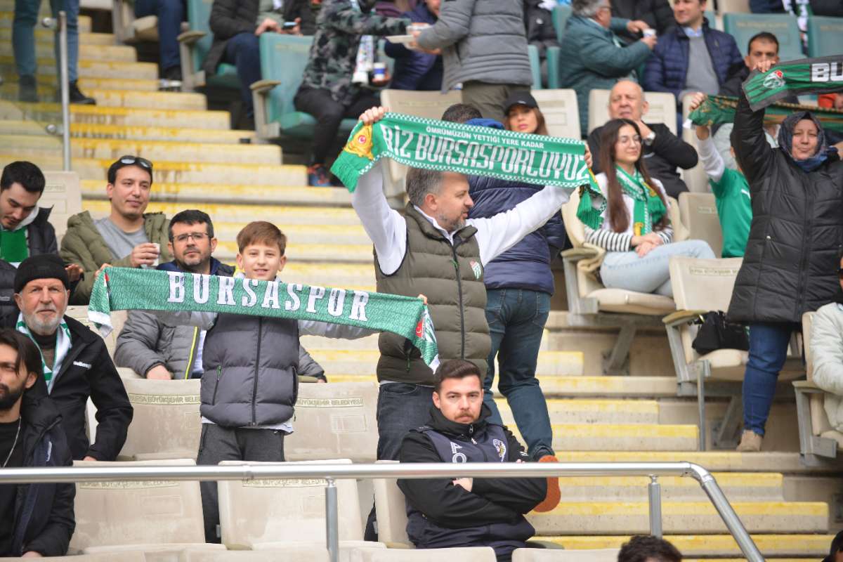 (FOTO GALERİ) Bursaspor-Anadolu Üniversitesi Taraftar Fotoğrafları