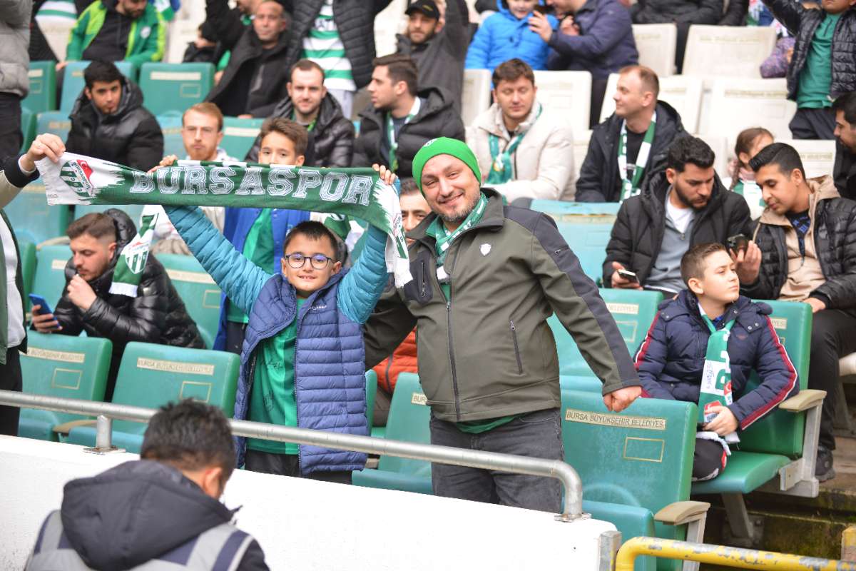 (FOTO GALERİ) Bursaspor-Anadolu Üniversitesi Taraftar Fotoğrafları