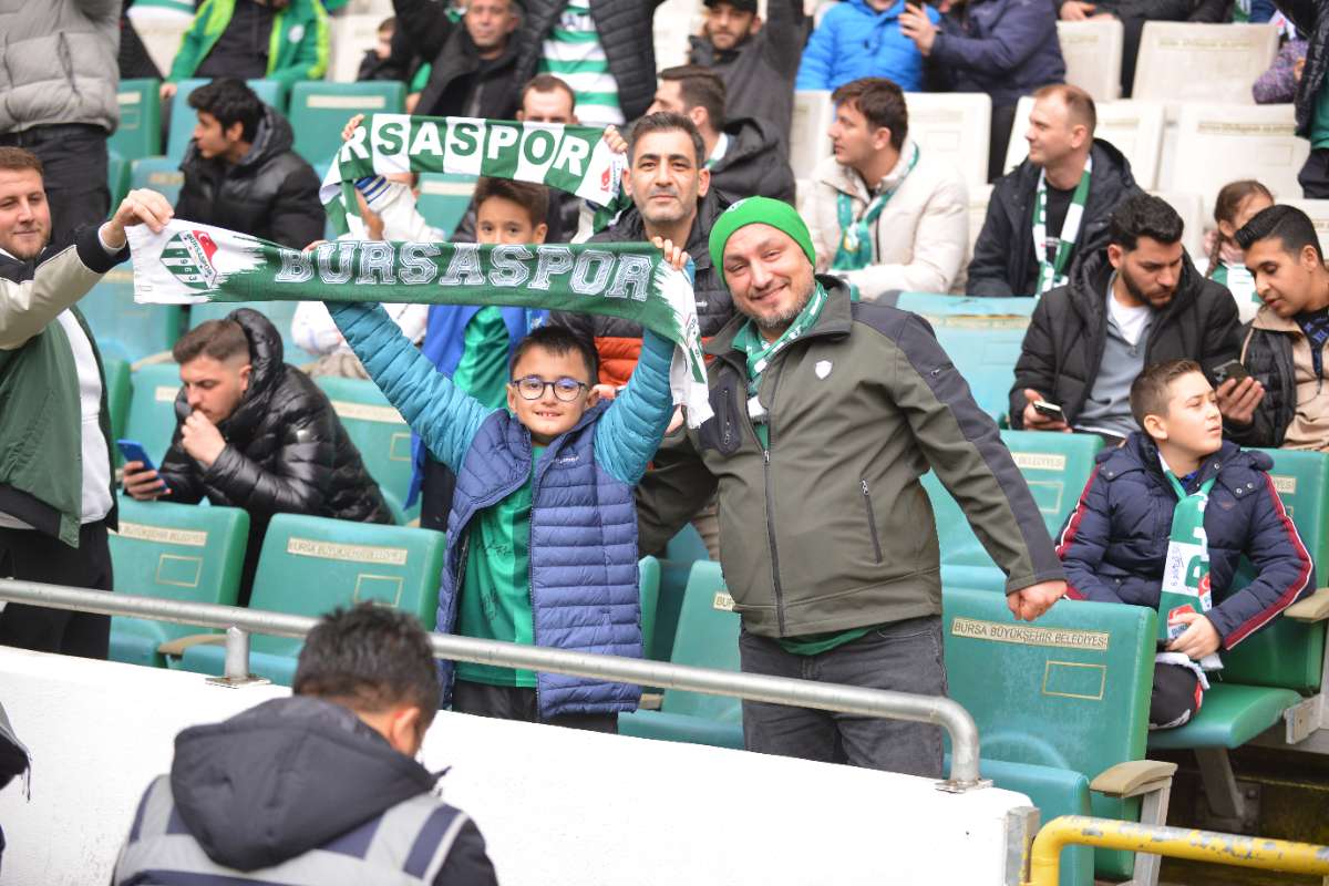 (FOTO GALERİ) Bursaspor-Anadolu Üniversitesi Taraftar Fotoğrafları