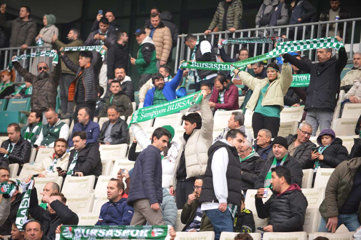 (FOTO GALERİ) Bursaspor-Anadolu Üniversitesi Taraftar Fotoğrafları