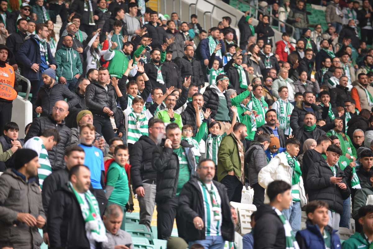 (FOTO GALERİ) Bursaspor-Anadolu Üniversitesi Taraftar Fotoğrafları