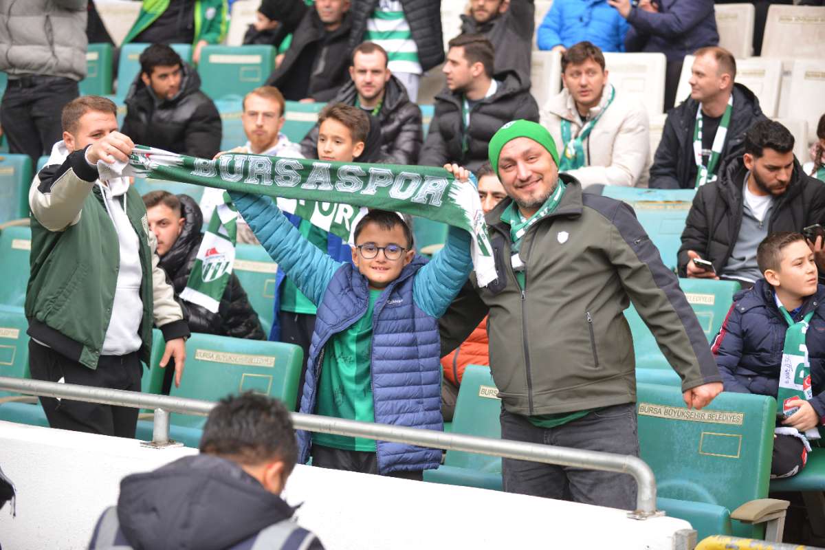 (FOTO GALERİ) Bursaspor-Anadolu Üniversitesi Taraftar Fotoğrafları