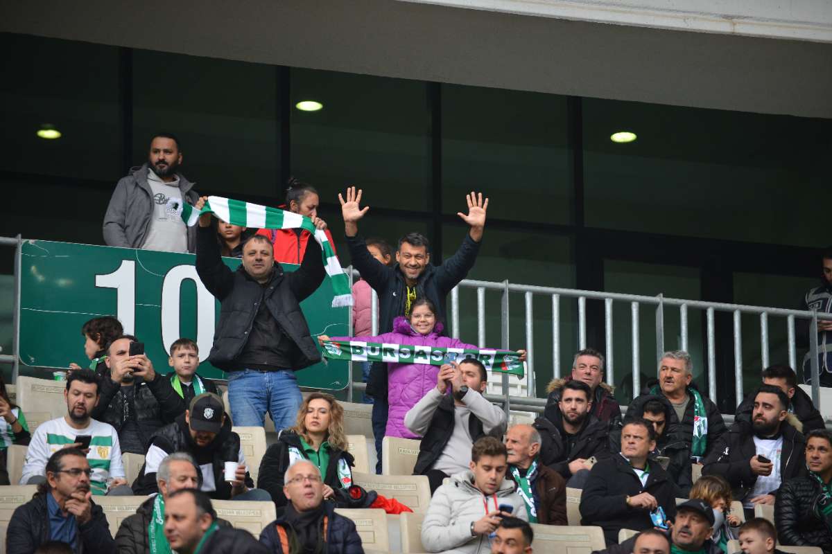 (FOTO GALERİ) Bursaspor-Anadolu Üniversitesi Taraftar Fotoğrafları