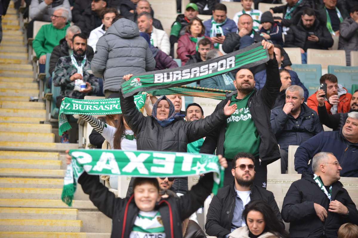 (FOTO GALERİ) Bursaspor-Anadolu Üniversitesi Taraftar Fotoğrafları