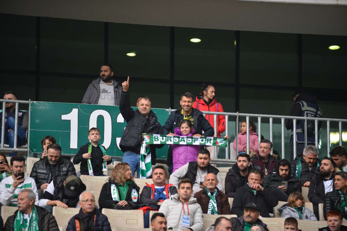 (FOTO GALERİ) Bursaspor-Anadolu Üniversitesi Taraftar Fotoğrafları