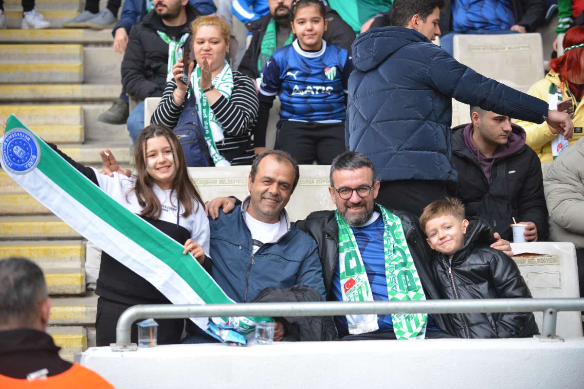 (FOTO GALERİ) Bursaspor-Anadolu Üniversitesi Taraftar Fotoğrafları