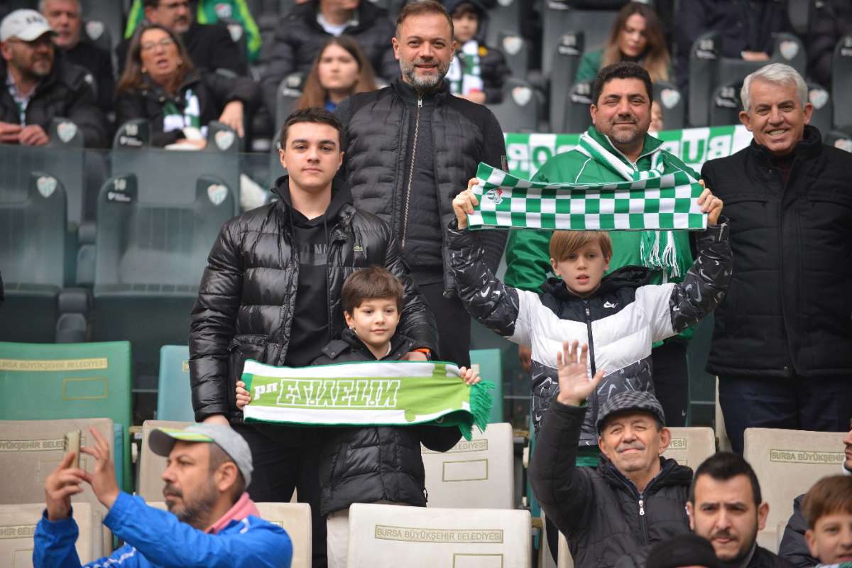 (FOTO GALERİ) Bursaspor-Anadolu Üniversitesi Taraftar Fotoğrafları