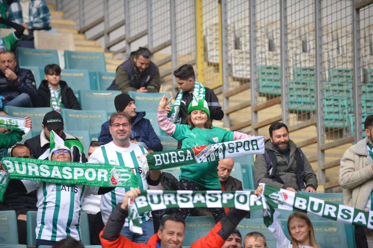 (FOTO GALERİ) Bursaspor-Anadolu Üniversitesi Taraftar Fotoğrafları