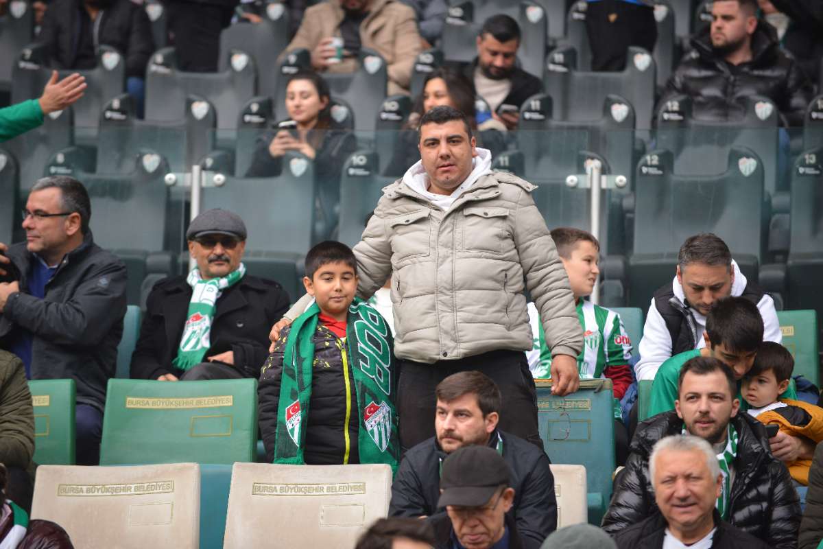 (FOTO GALERİ) Bursaspor-Anadolu Üniversitesi Taraftar Fotoğrafları